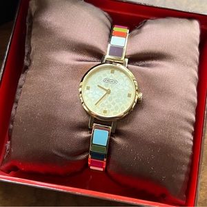 Coach Legacy Quartz Ladies Watch
Product Code: 14500975